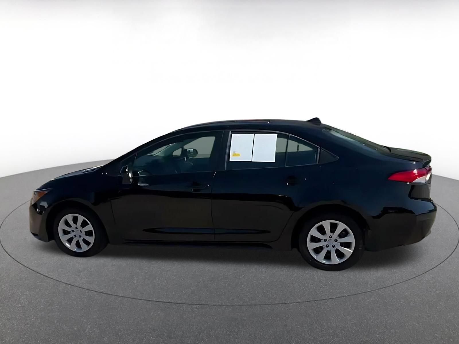 Used 2025 Toyota Corolla LE FWD image 8