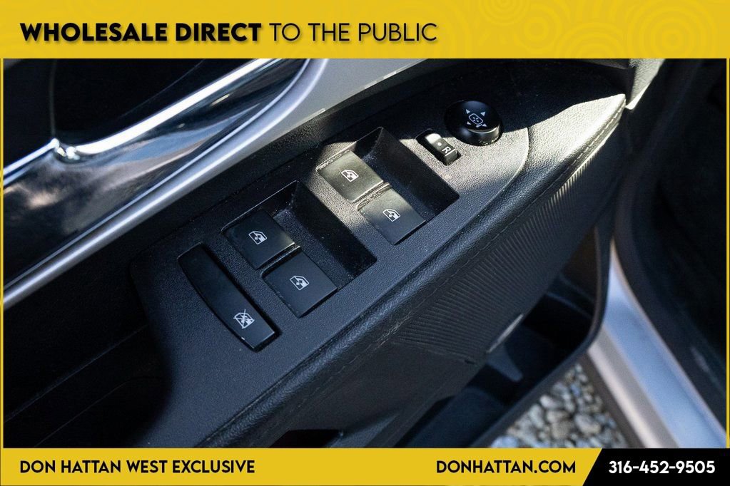 Used 2017 Chevrolet Equinox Premier w/ Enhanced Convenience Package AWD/4WD image 14