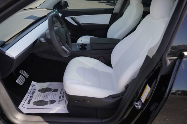 Used 2022 Tesla Model Y Performance image 9