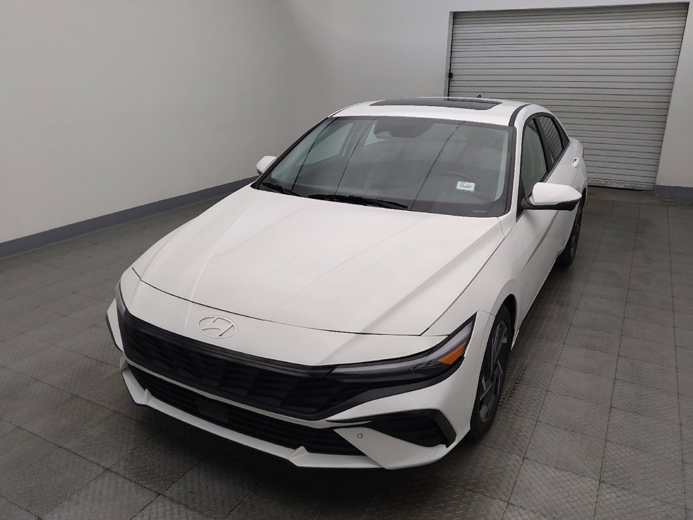 Used 2024 Hyundai Elantra Limited image 15