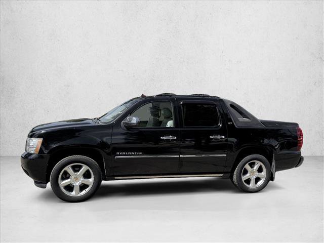 Used 2011 Chevrolet Avalanche LTZ AWD/4WD image 4