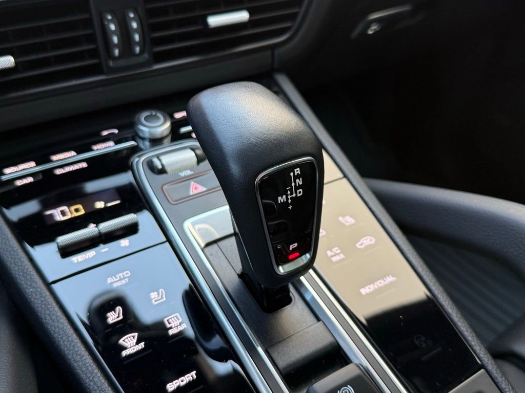 Used 2023 Porsche Cayenne image 32