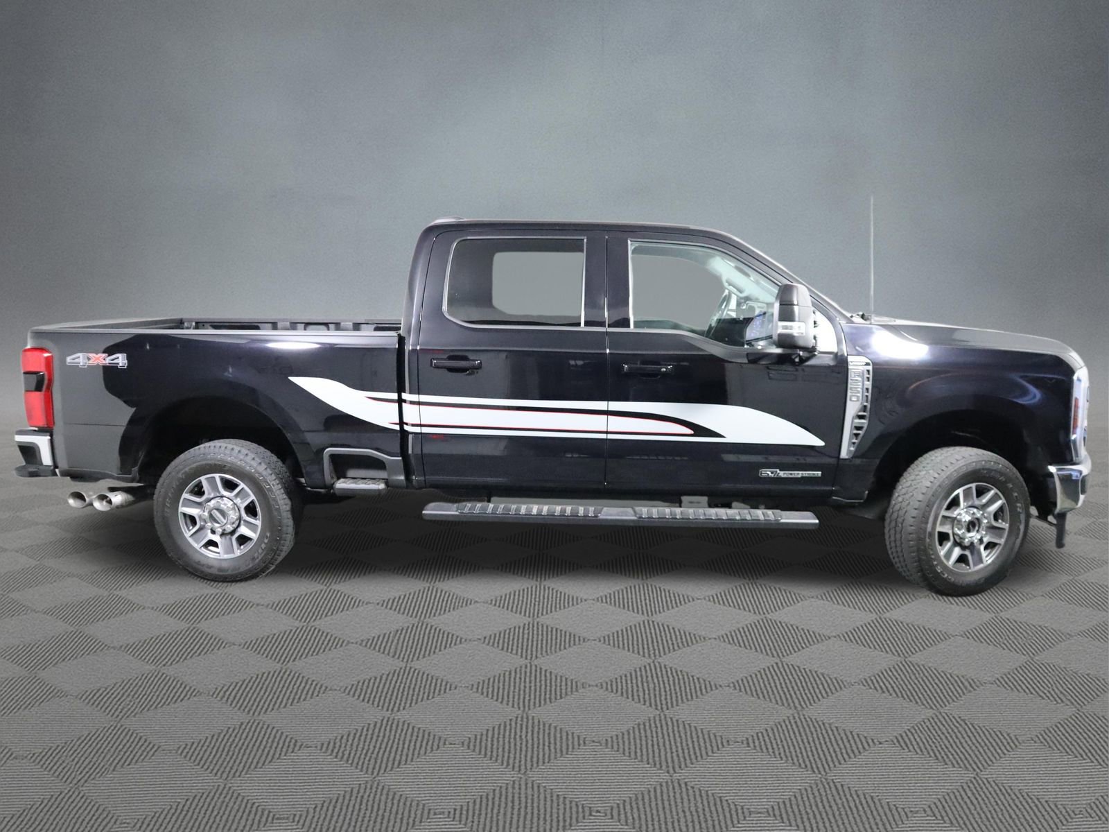 Used 2024 Ford F250 Lariat image 2