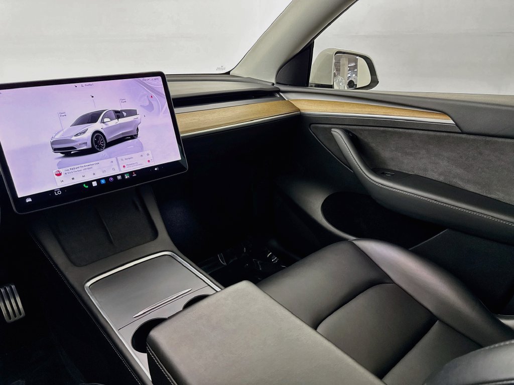 Used 2022 Tesla Model Y Performance AWD/4WD image 24