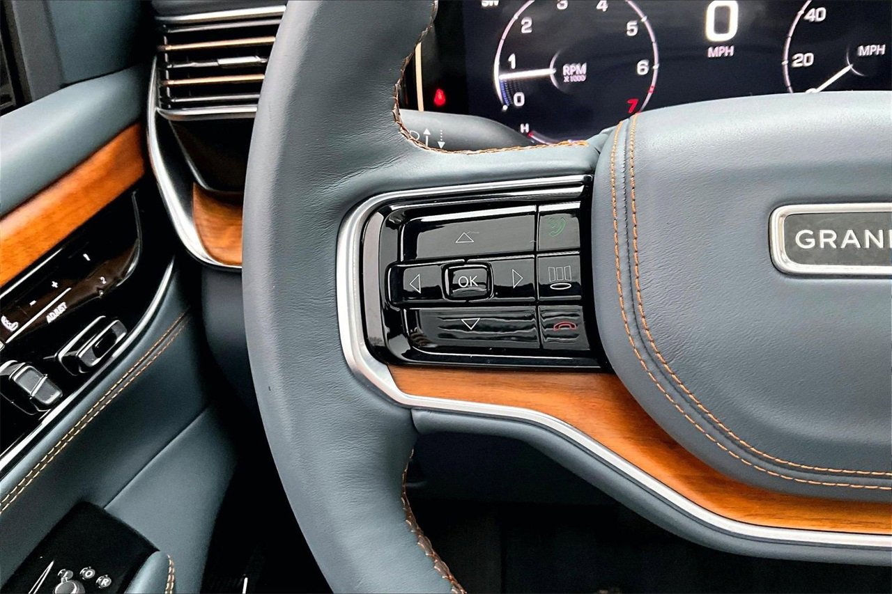 Used 2022 Jeep Grand Wagoneer Series III image 31