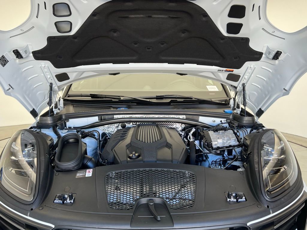 New 2026 Porsche Macan Turbo image 26