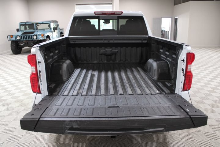New 2026 Chevrolet Silverado 1500 High Country AWD/4WD image 14