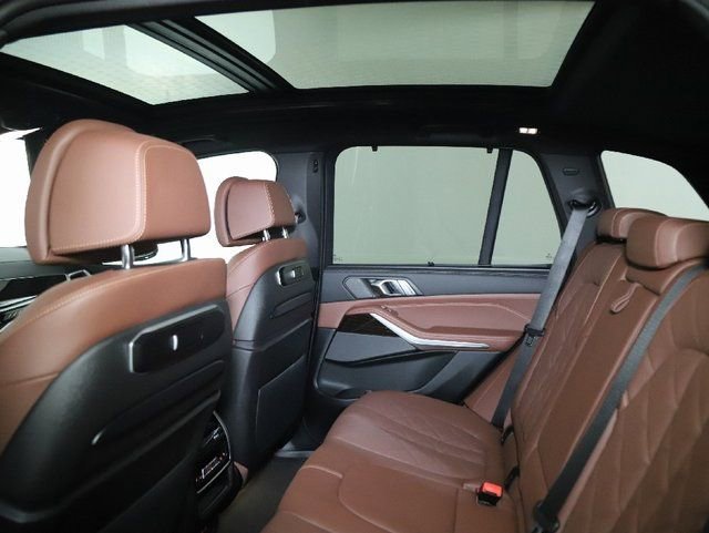 Used 2025 BMW X5 M60i AWD/4WD image 16