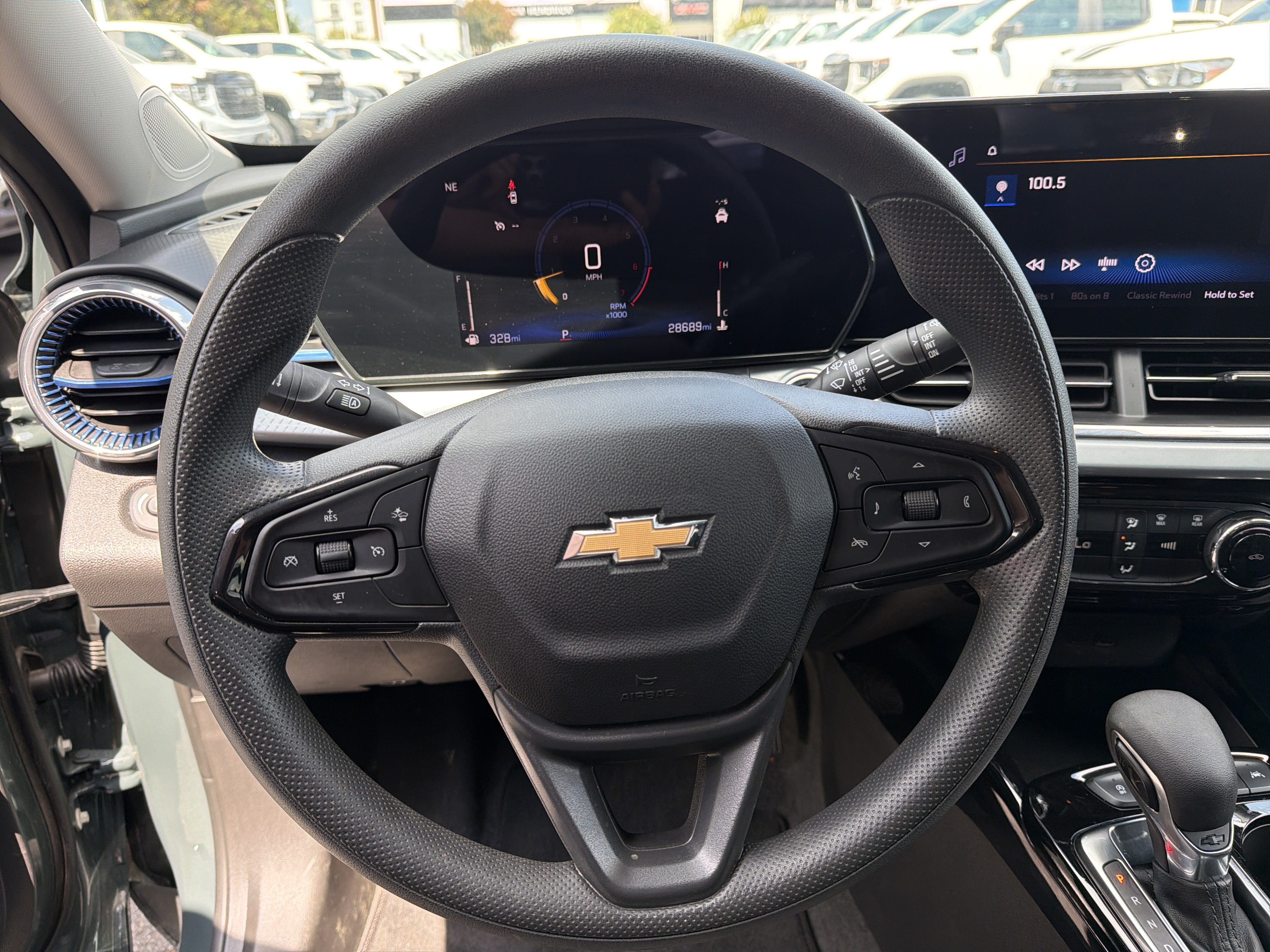 Used 2025 Chevrolet Trax LT FWD image 18