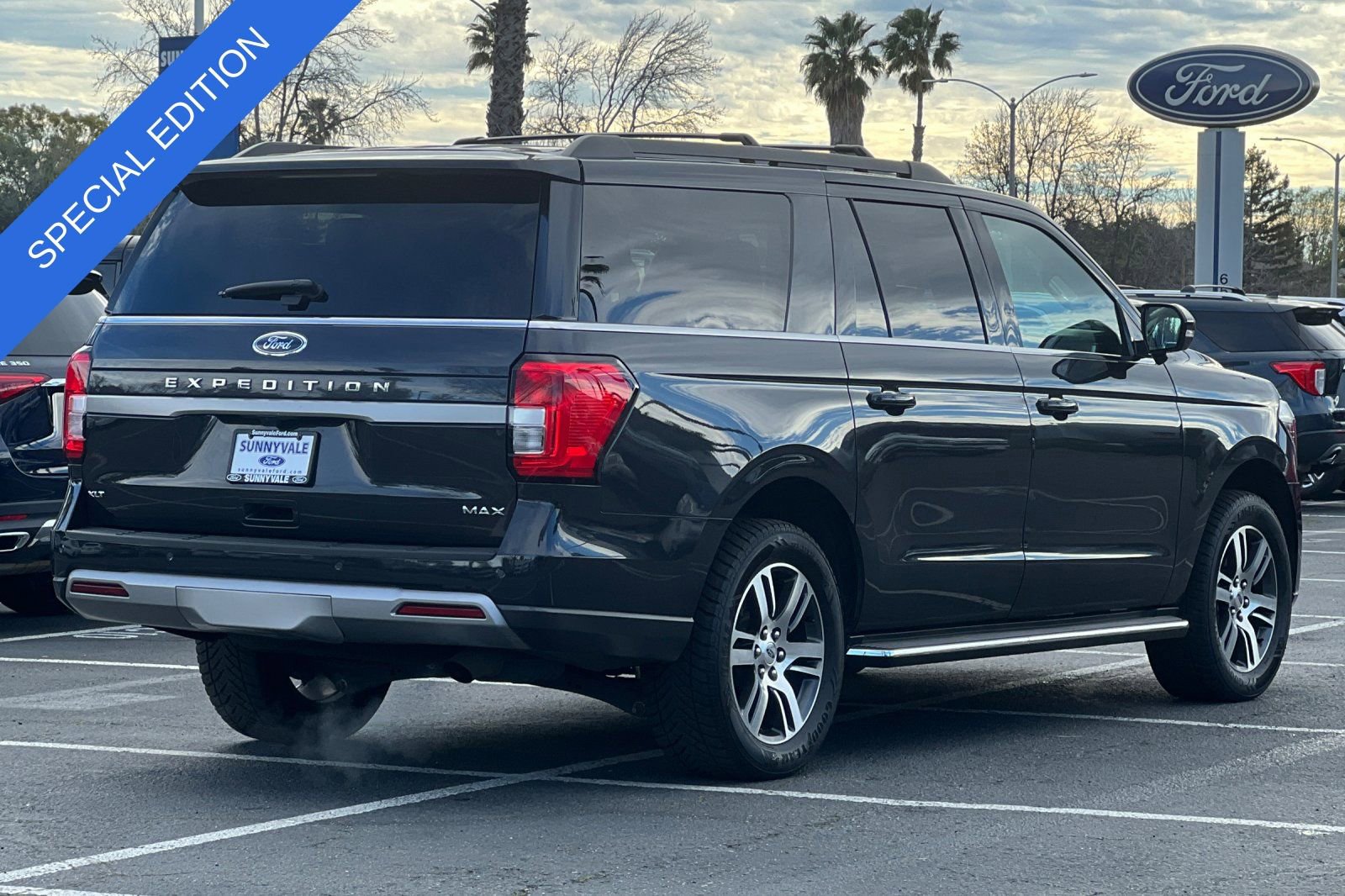 Certified 2023 Ford Expedition Max XLT image 4