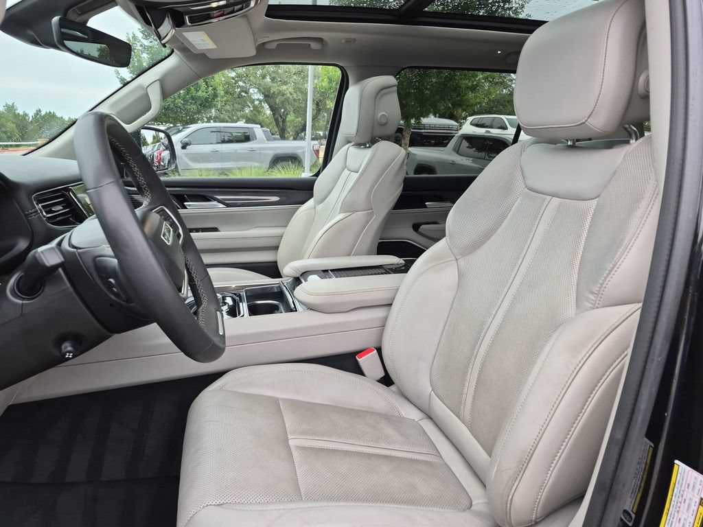 Used 2022 Jeep Wagoneer Series I w/ Premium Group I AWD/4WD image 22