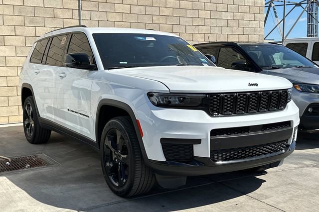 Certified 2023 Jeep Grand Cherokee L Laredo image 3