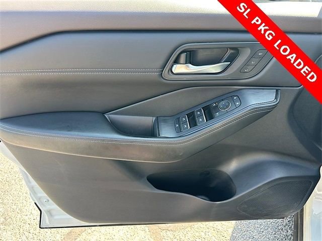 Used 2023 Nissan Rogue SL image 14