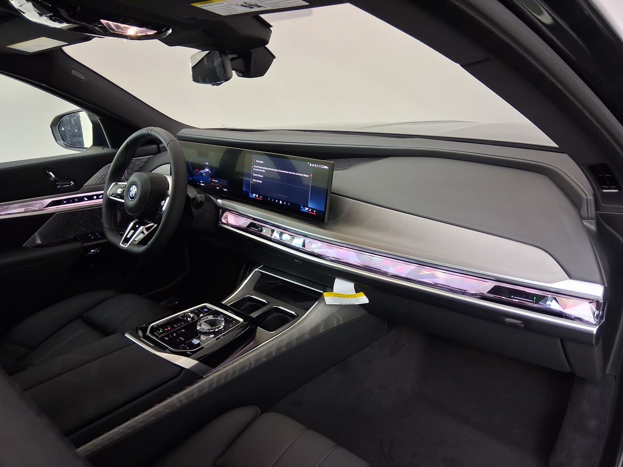 New 2026 BMW i7 M70 w/ Executive Package AWD/4WD image 30