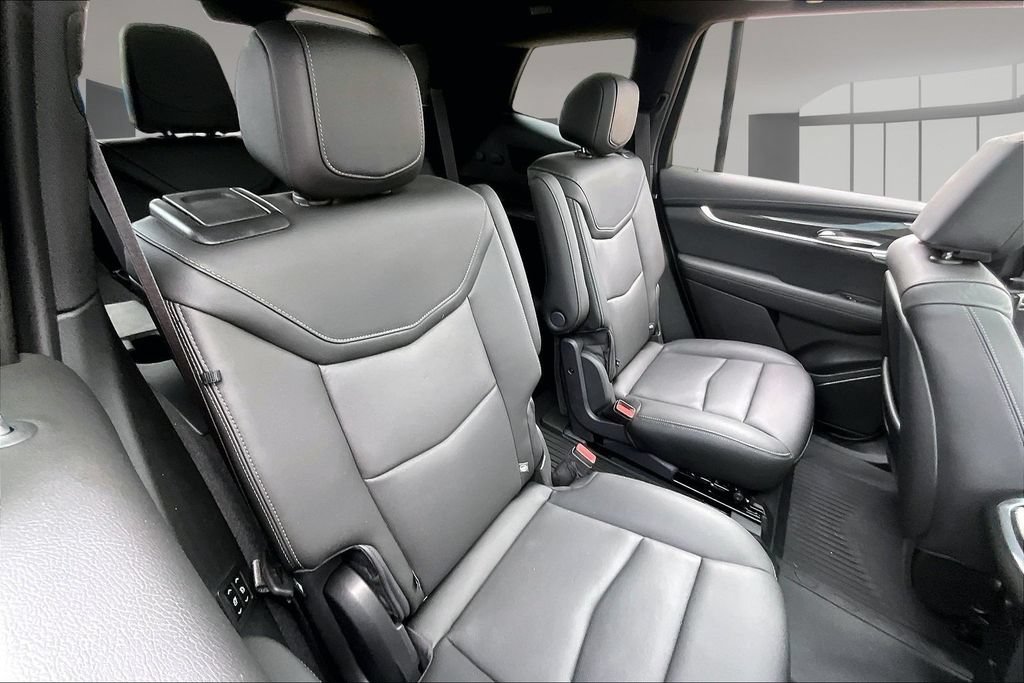 Certified 2024 Cadillac XT6 Sport w/ LPO, Red Accent Package AWD/4WD image 27