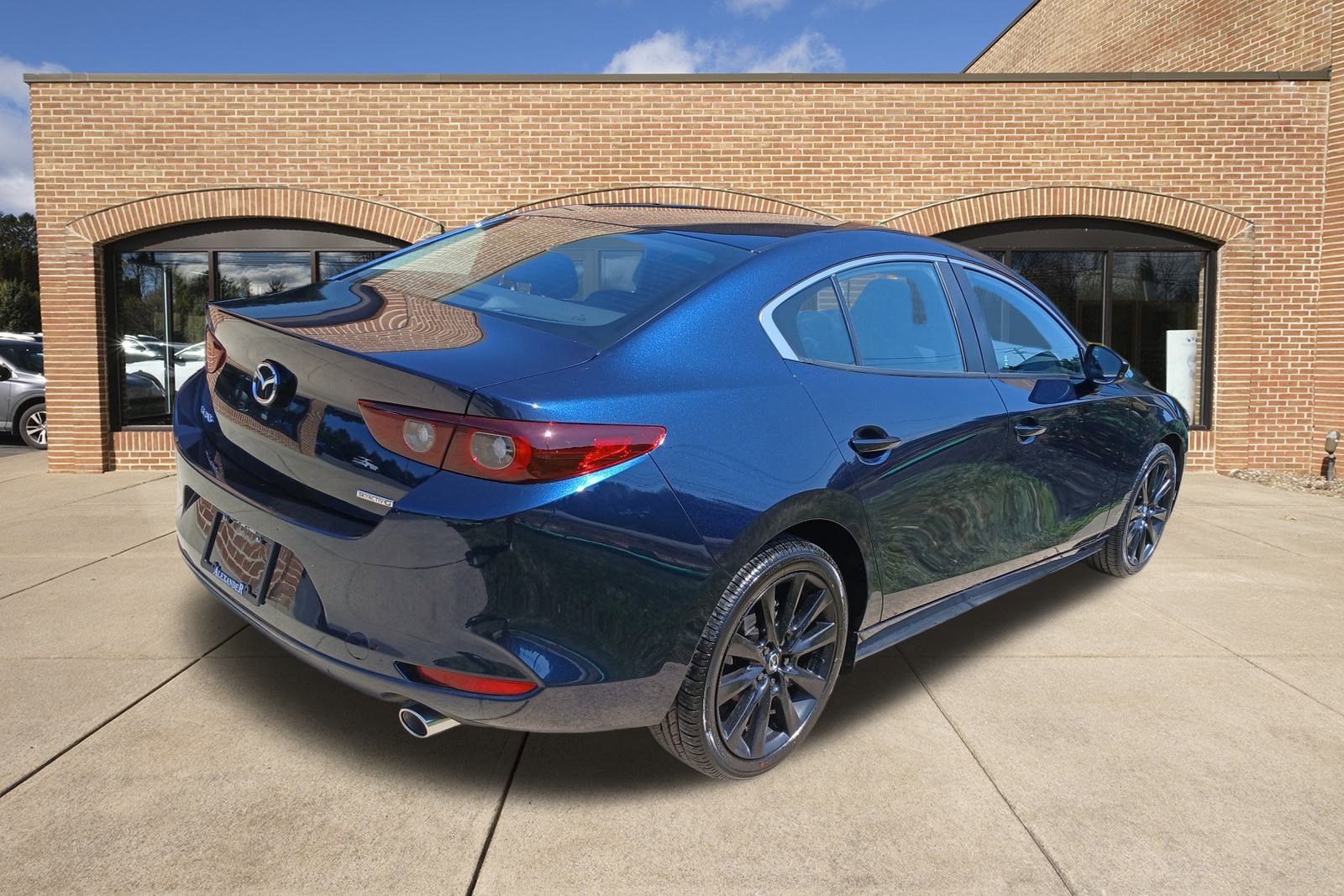 New 2025 MAZDA MAZDA3 s video 3