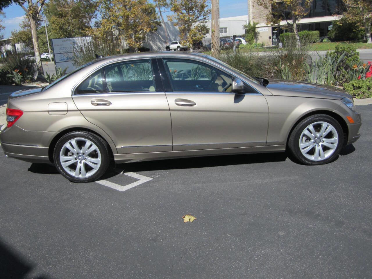 Used 2008 Mercedes-Benz C 300 Luxury image 2