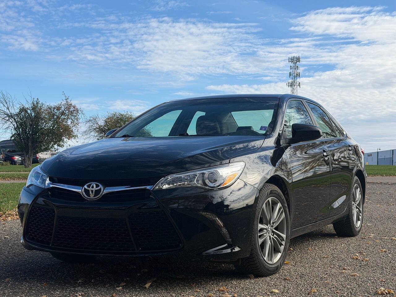 Used 2016 Toyota Camry SE w/ Moonroof Package FWD image 8