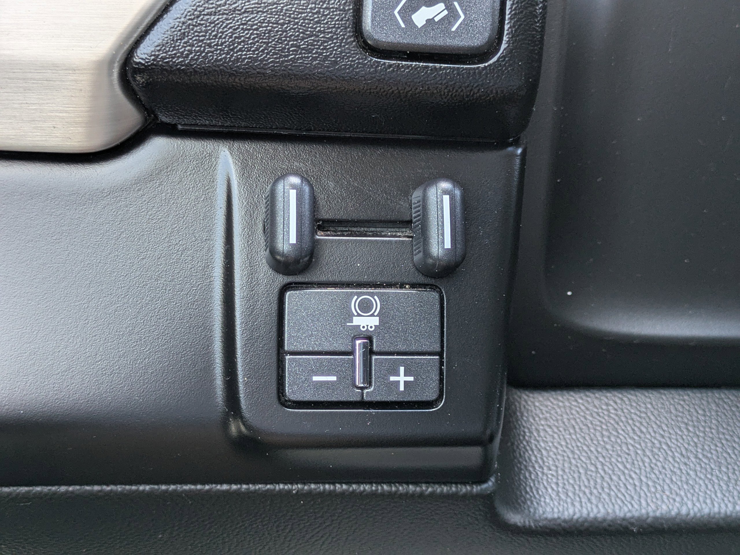 Used 2019 GMC Yukon Denali w/ Open Road Package image 22