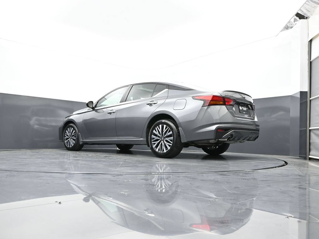 Certified 2023 Nissan Altima 2.5 SV w/ SV Premium Package AWD/4WD image 49