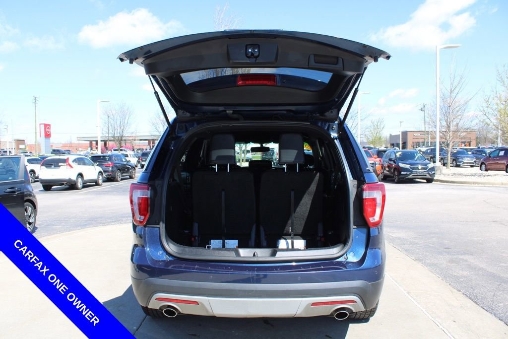 Used 2016 Ford Explorer XLT w/ Equipment Group 202A image 10