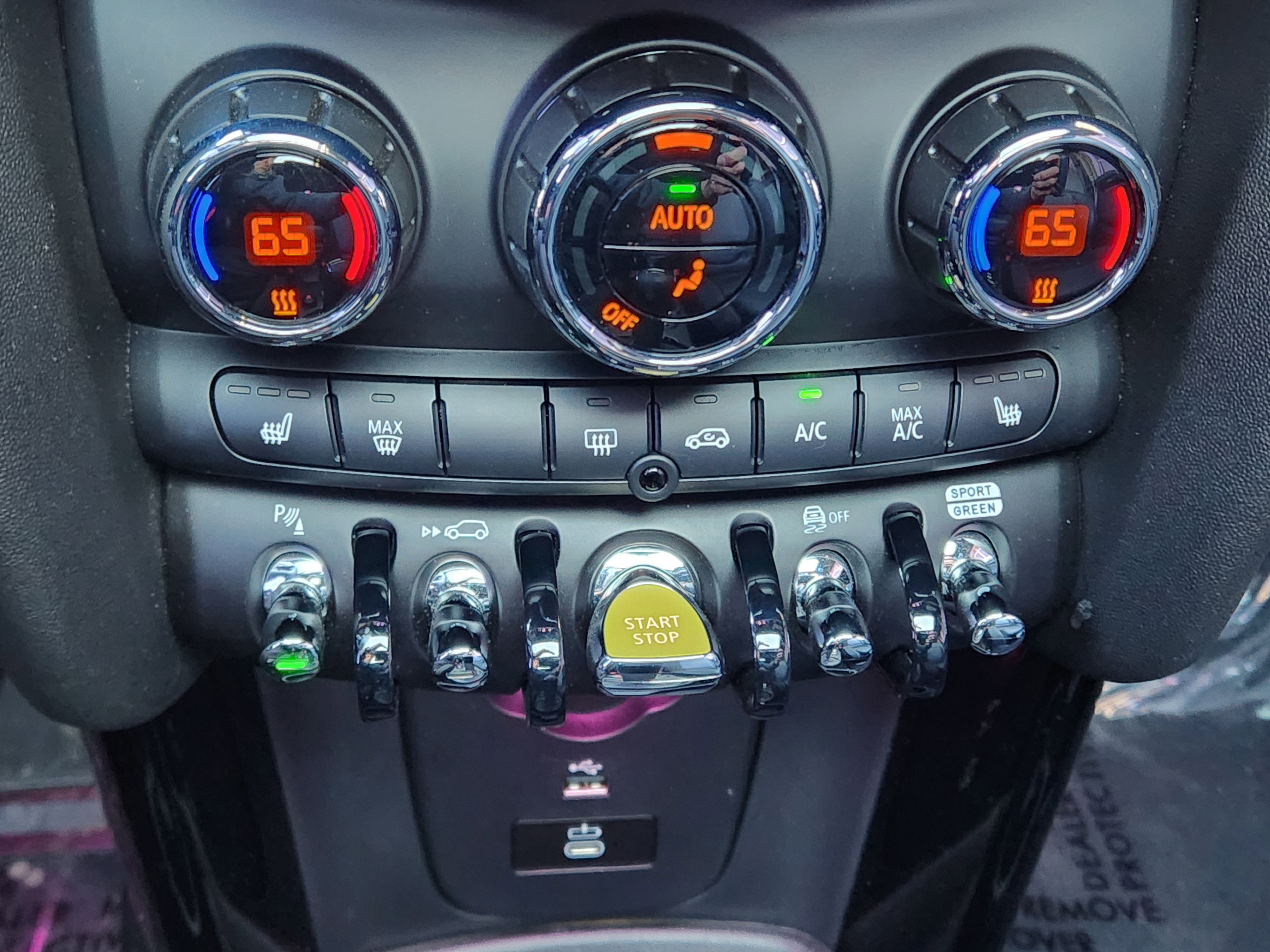 Used 2023 MINI Cooper SE image 26