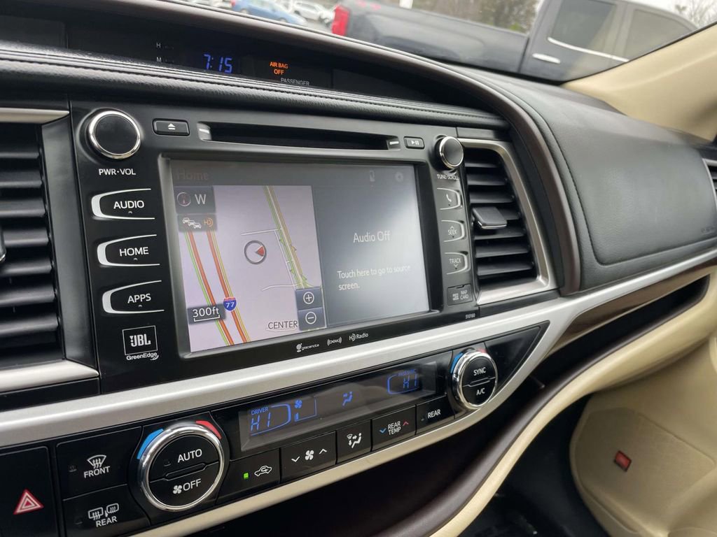 Used 2016 Toyota Highlander Limited image 41