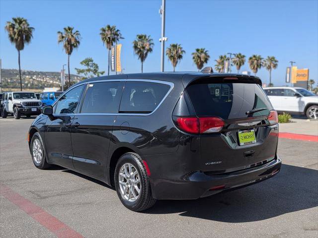 Certified 2023 Chrysler Voyager LX FWD image 3