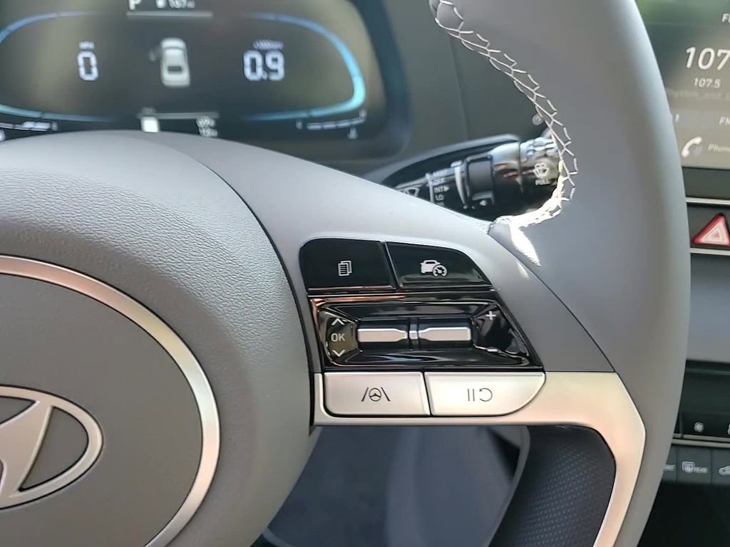 New 2025 Hyundai Elantra Sport image 17