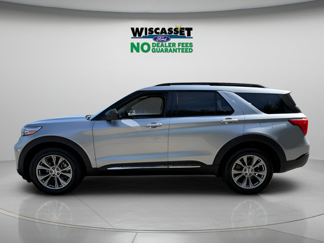 Certified 2023 Ford Explorer XLT w/ Equipment Group 202A AWD/4WD image 2