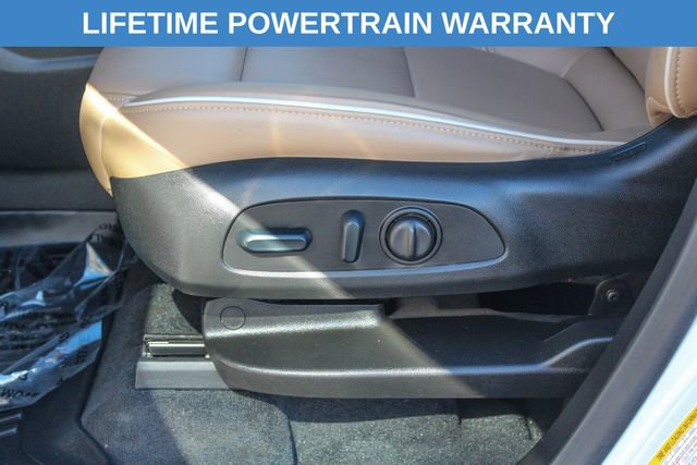 Used 2023 Chevrolet Traverse Premier AWD/4WD image 18