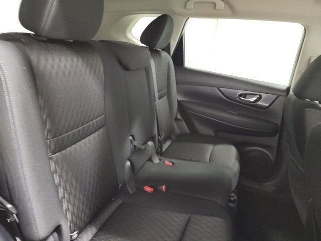 Used 2020 Nissan Rogue SV image 17