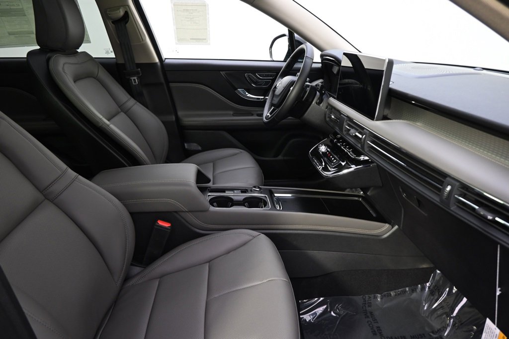 New 2026 Lincoln Corsair Premiere image 16