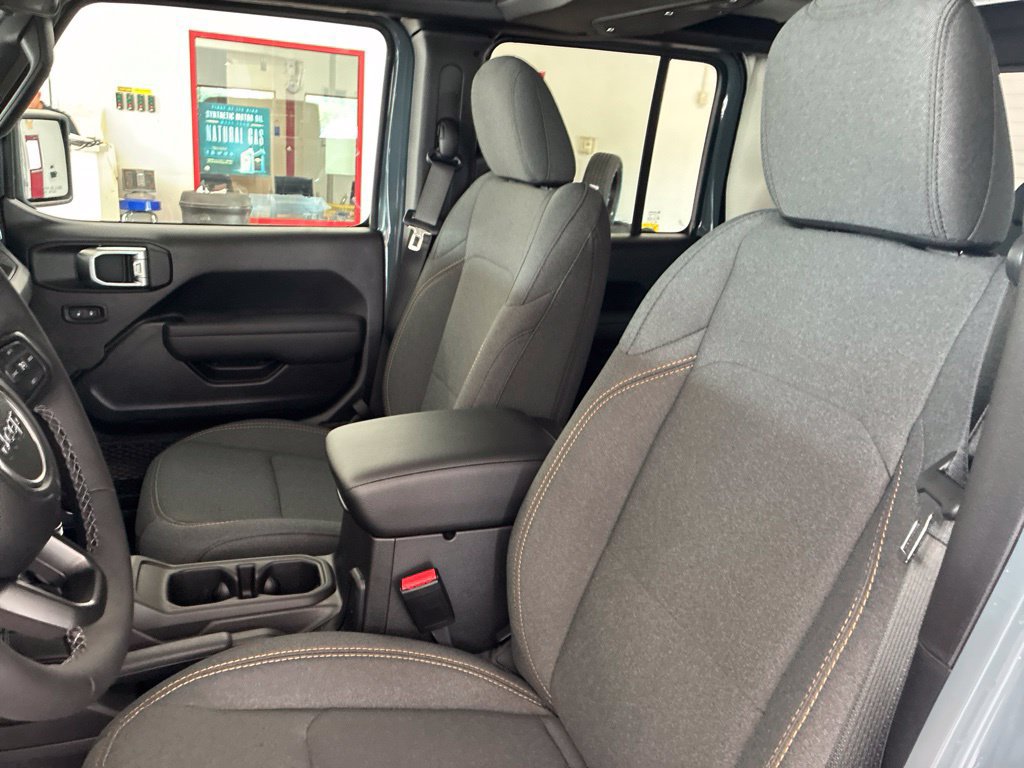 New 2026 Jeep Gladiator Sport AWD/4WD image 14