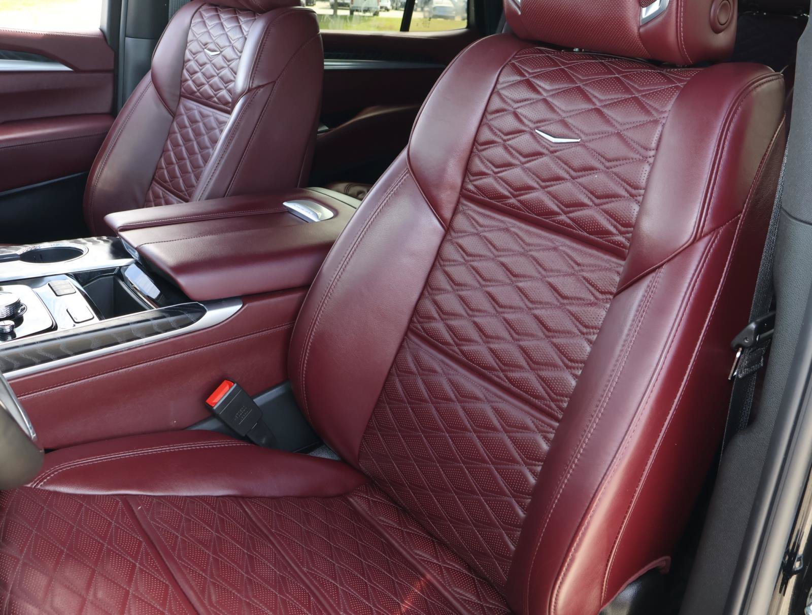 Certified 2026 Cadillac Escalade Luxury w/ LPO, Floor Liner Package AWD/4WD image 20