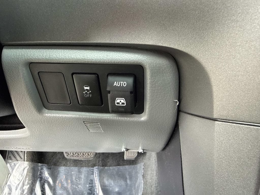 Used 2016 Toyota Sequoia SR5 AWD/4WD image 35