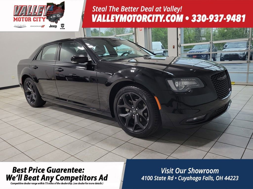New 2023 Chrysler 300 S w/ Comfort Group