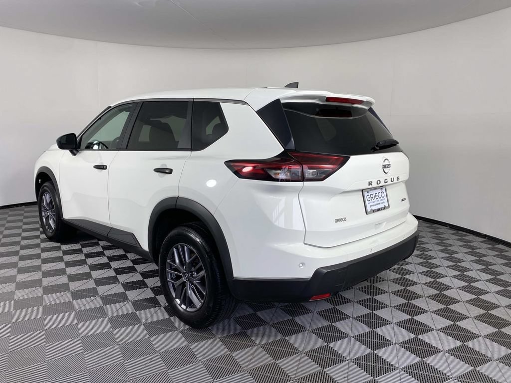 Used 2024 Nissan Rogue S AWD/4WD image 6