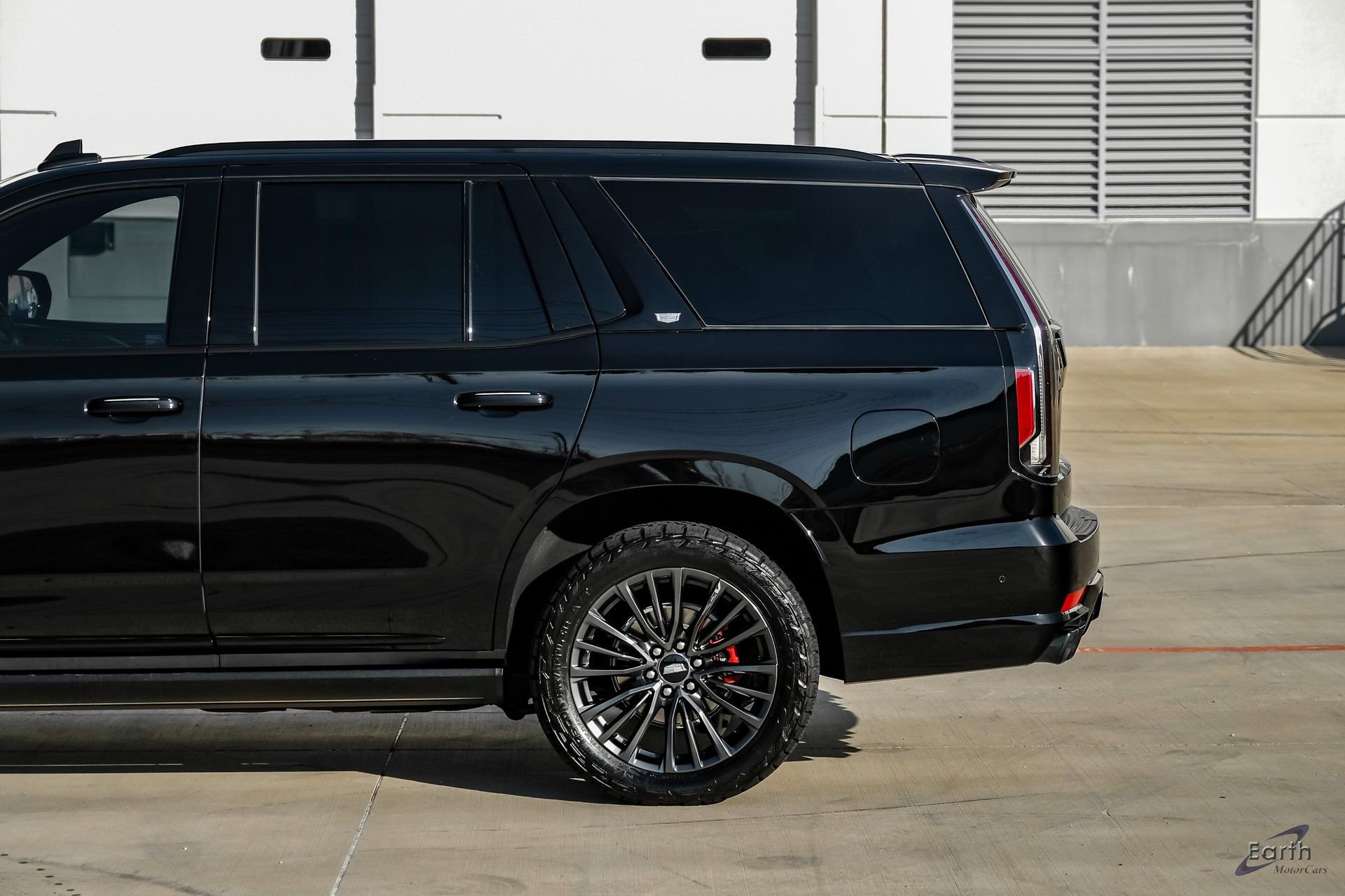 Used 2023 Cadillac Escalade V AWD/4WD image 9