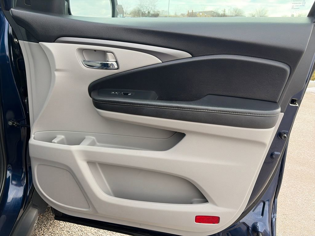 Used 2023 Honda Ridgeline RTL image 11