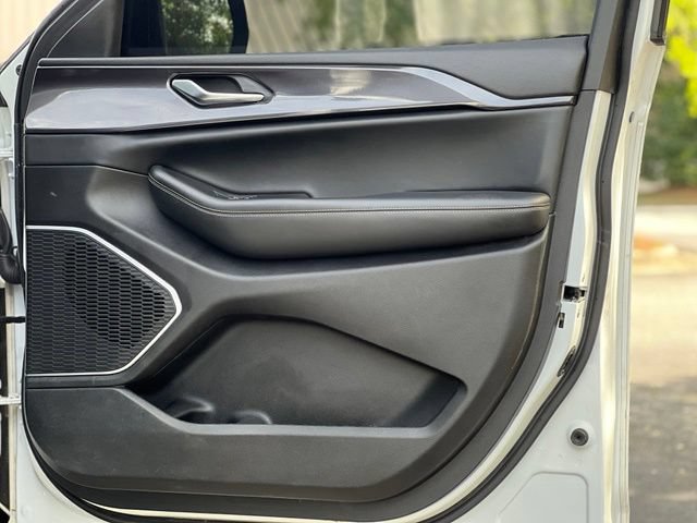 Used 2021 Jeep Grand Cherokee L Laredo w/ Luxury Tech Group I AWD/4WD image 21