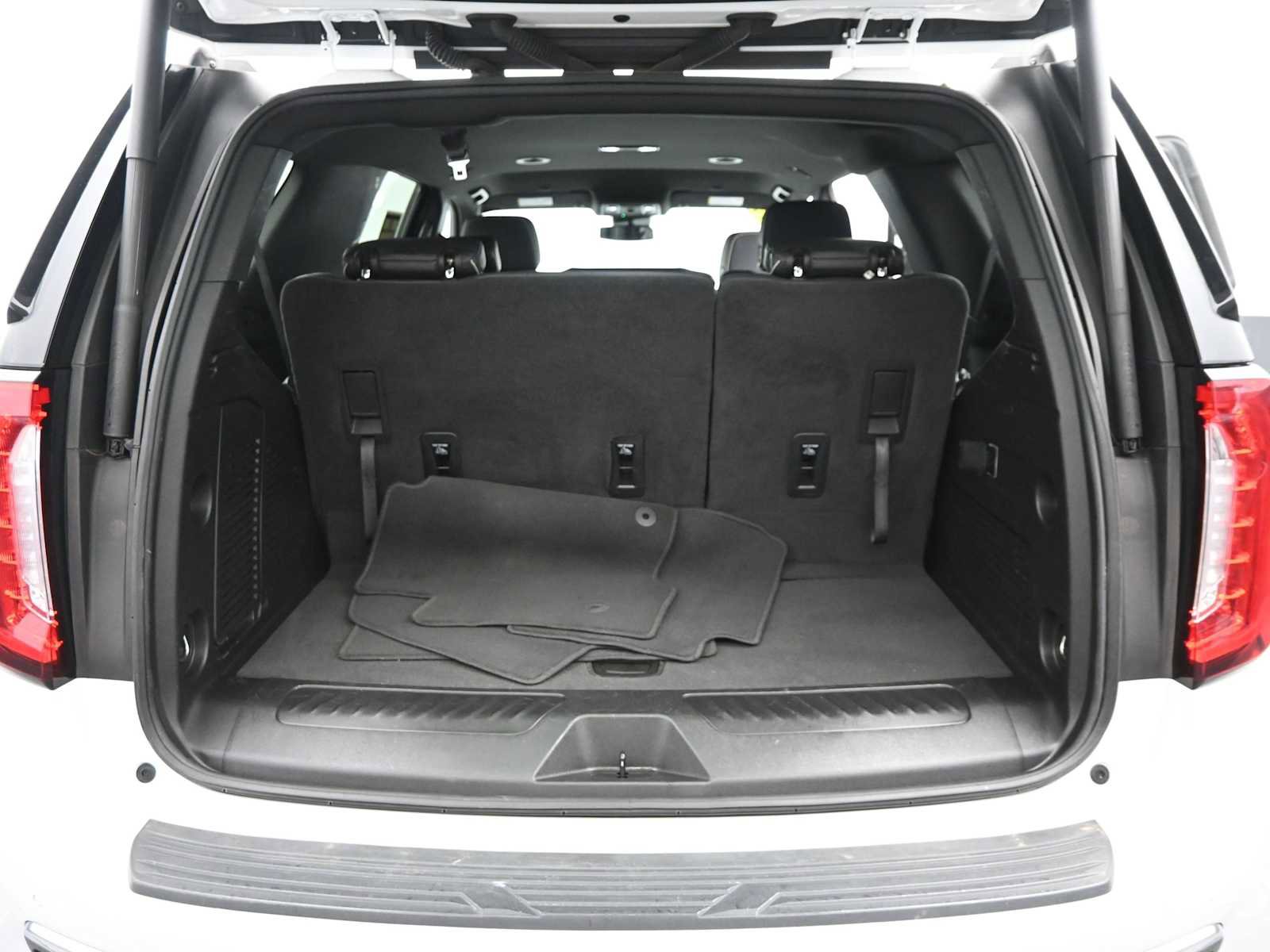 Used 2024 GMC Yukon SLT image 13