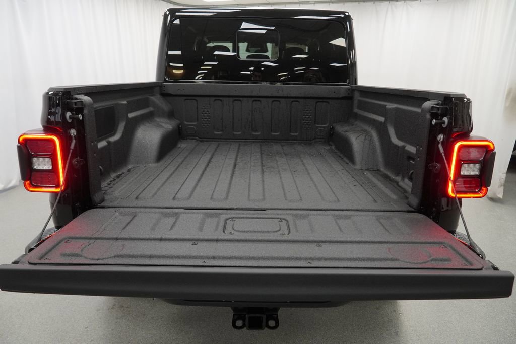 New 2026 Jeep Gladiator Mojave w/ Safety Group image 32
