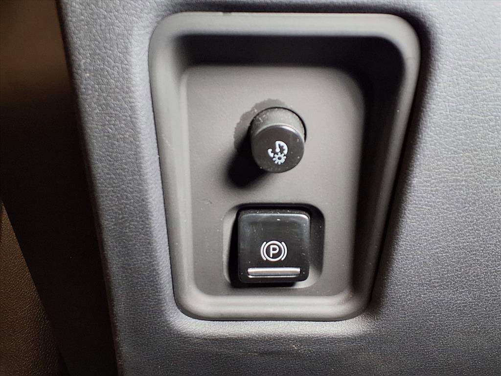 Used 2023 Chevrolet Corvette Stingray Coupe w/ Z51 Performance Package image 9