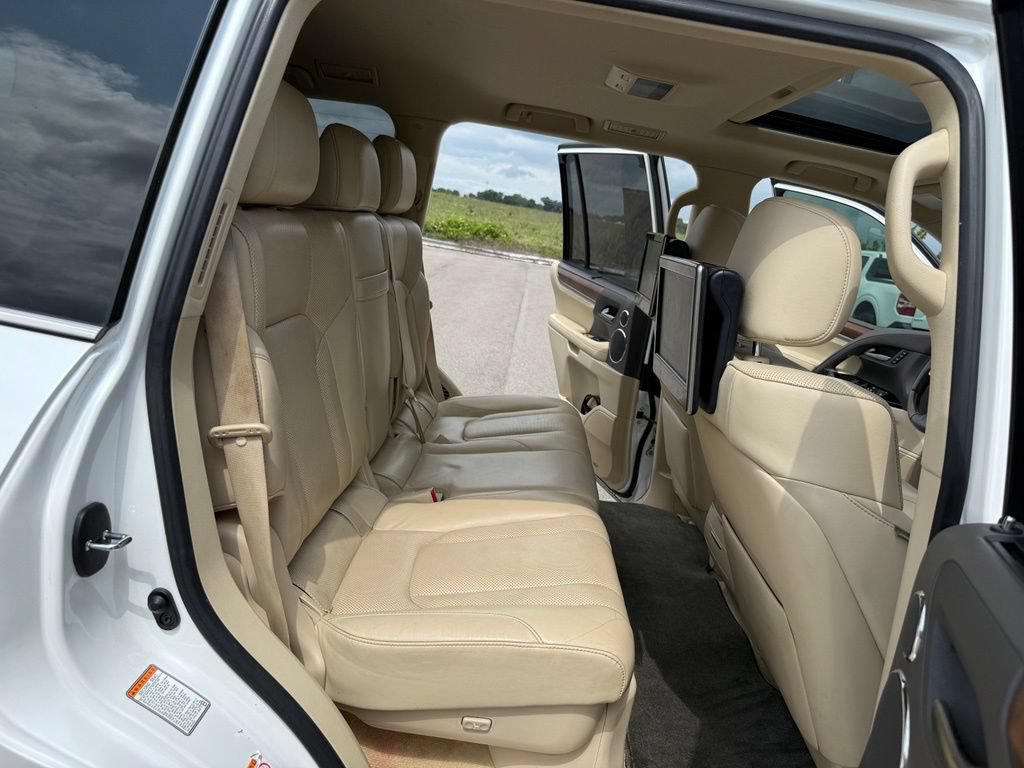 Used 2017 Lexus LX 570 4WD w/ Luxury Package image 23