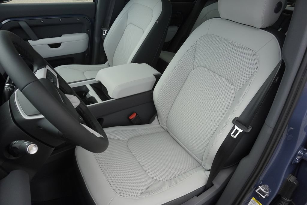 New 2025 Land Rover Defender 110 S image 20