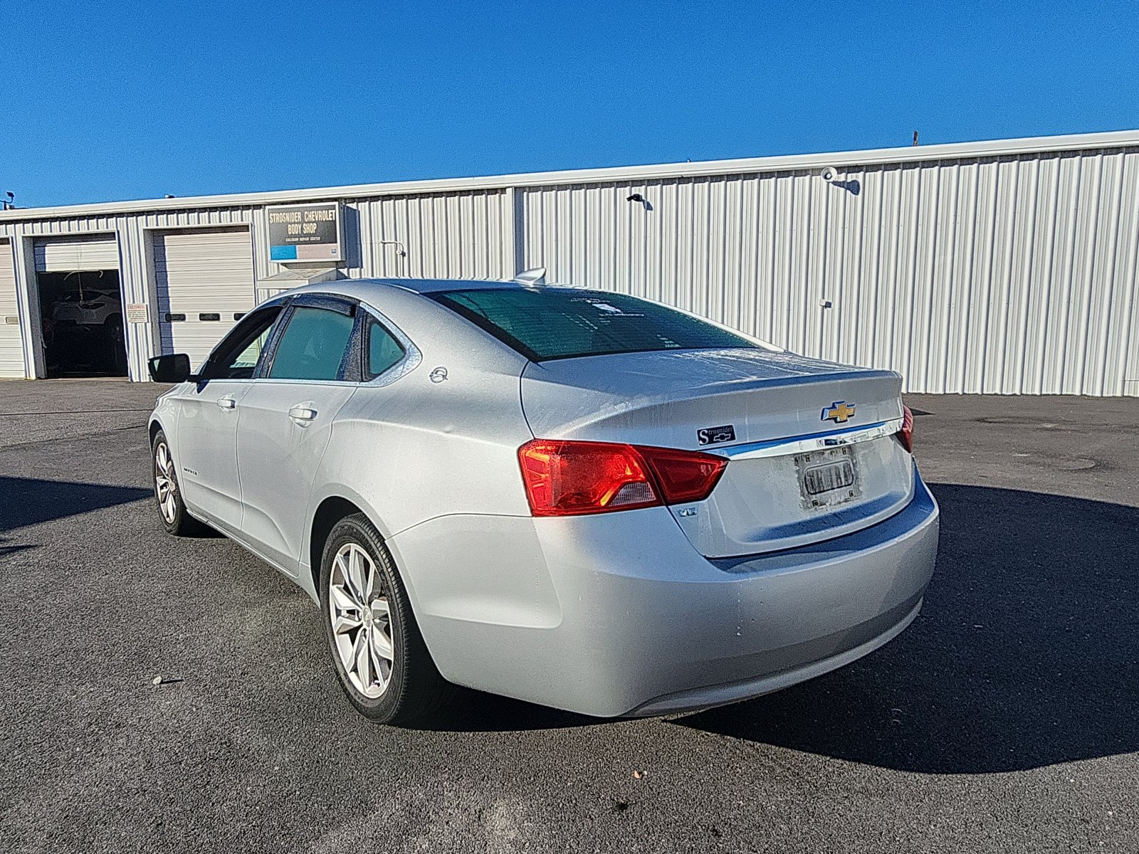 Used 2016 Chevrolet Impala LT FWD image 3