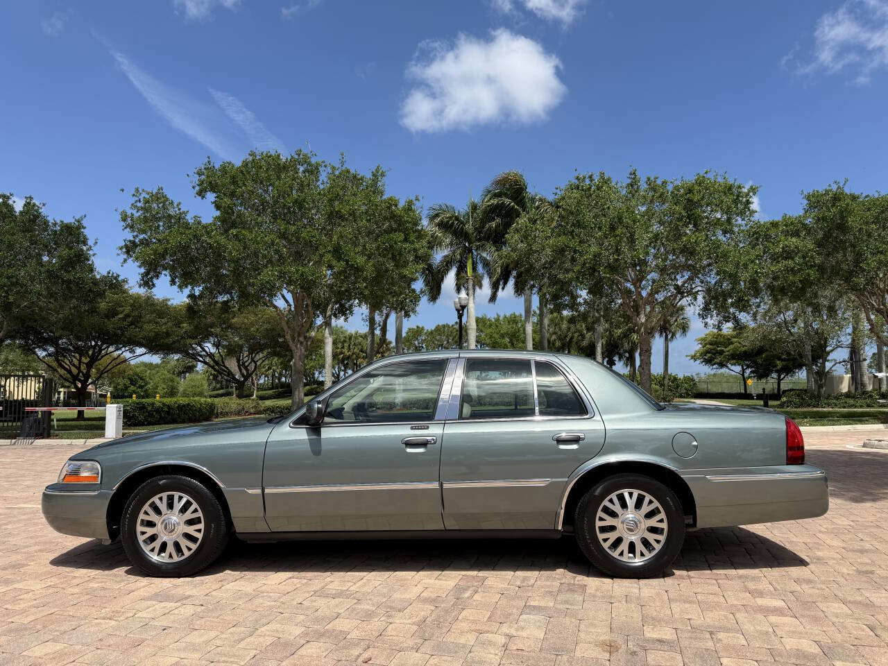 Used 2005 Mercury Grand Marquis LS image 7