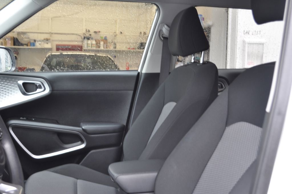 Used 2024 Kia Soul LX w/ LX Technology Package image 6