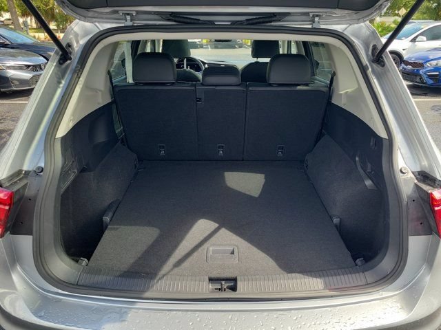 Certified 2023 Volkswagen Tiguan SE AWD/4WD image 12